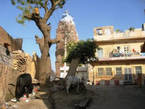 Adhar Sila temple du district de Jaloriyo Ka Bass