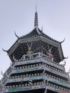 Détail d'une des tours de Long'E