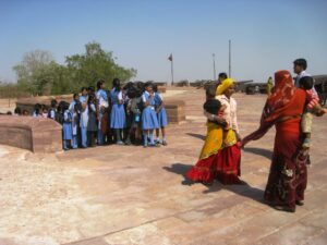 Visite du palais pour les collégiennes