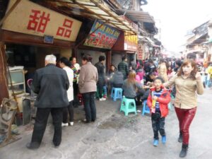 La rue des petits restaus populaires