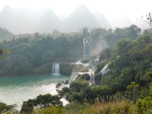 Les chutes de Detian
