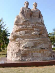 Monument dédié aux réparateurs de camion