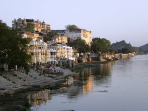 Le beau lac d'Udaipur