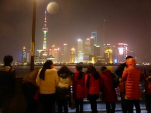 En face, Pudong
