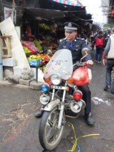 Quand la police fait ses courses