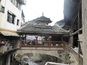 Petit pont à Linxi