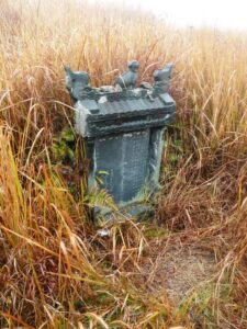 Tombe